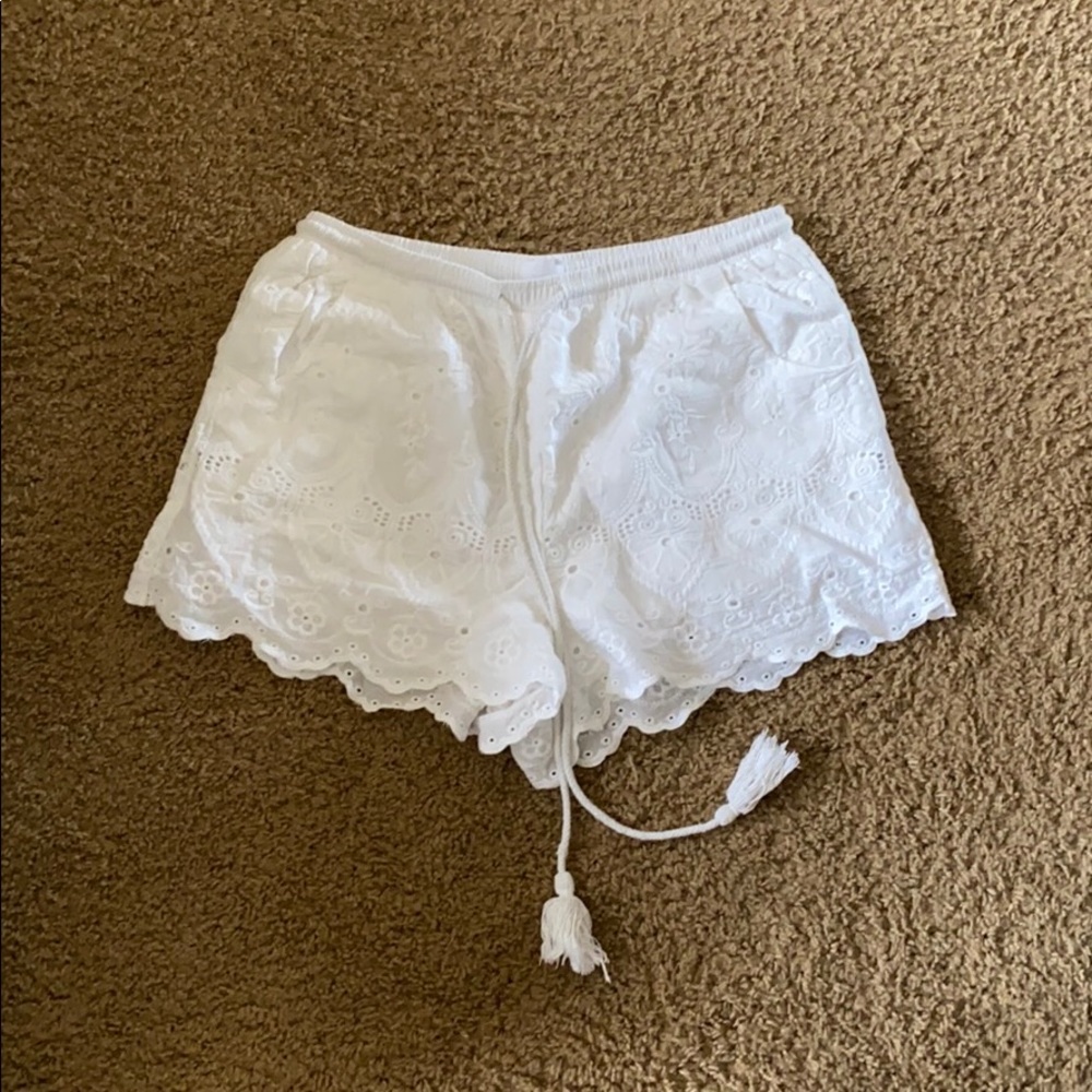 White Like-New Lace Shorts